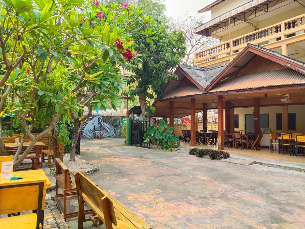 The Shire Guesthouse Chiang Mai Exterior foto